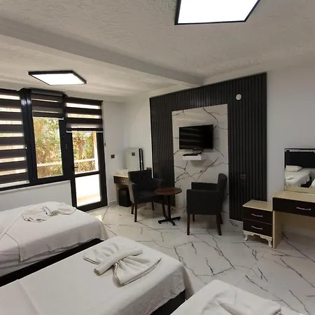 Hotel Peace 2*