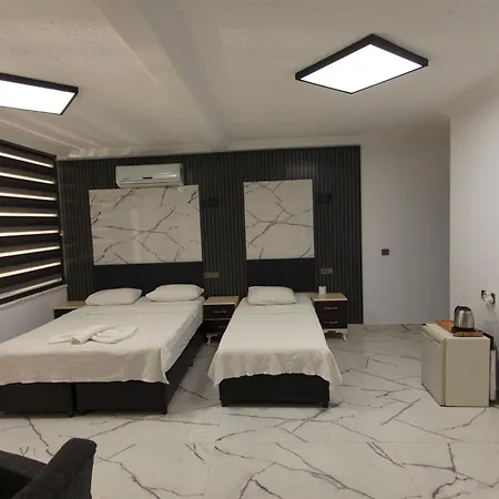 Hotel Peace 2*