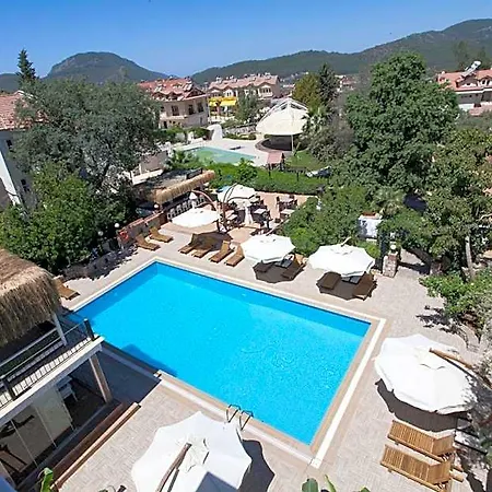 Peace Hotel 2*