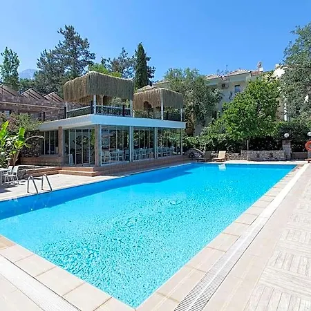Hotel Peace 2*