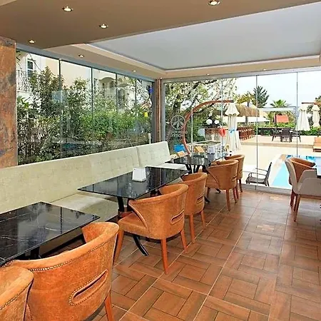 Hotel Peace 2*